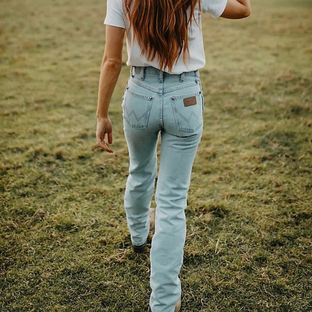 Women’s Wrangler Cowboy Cut Slim jeans, size 7